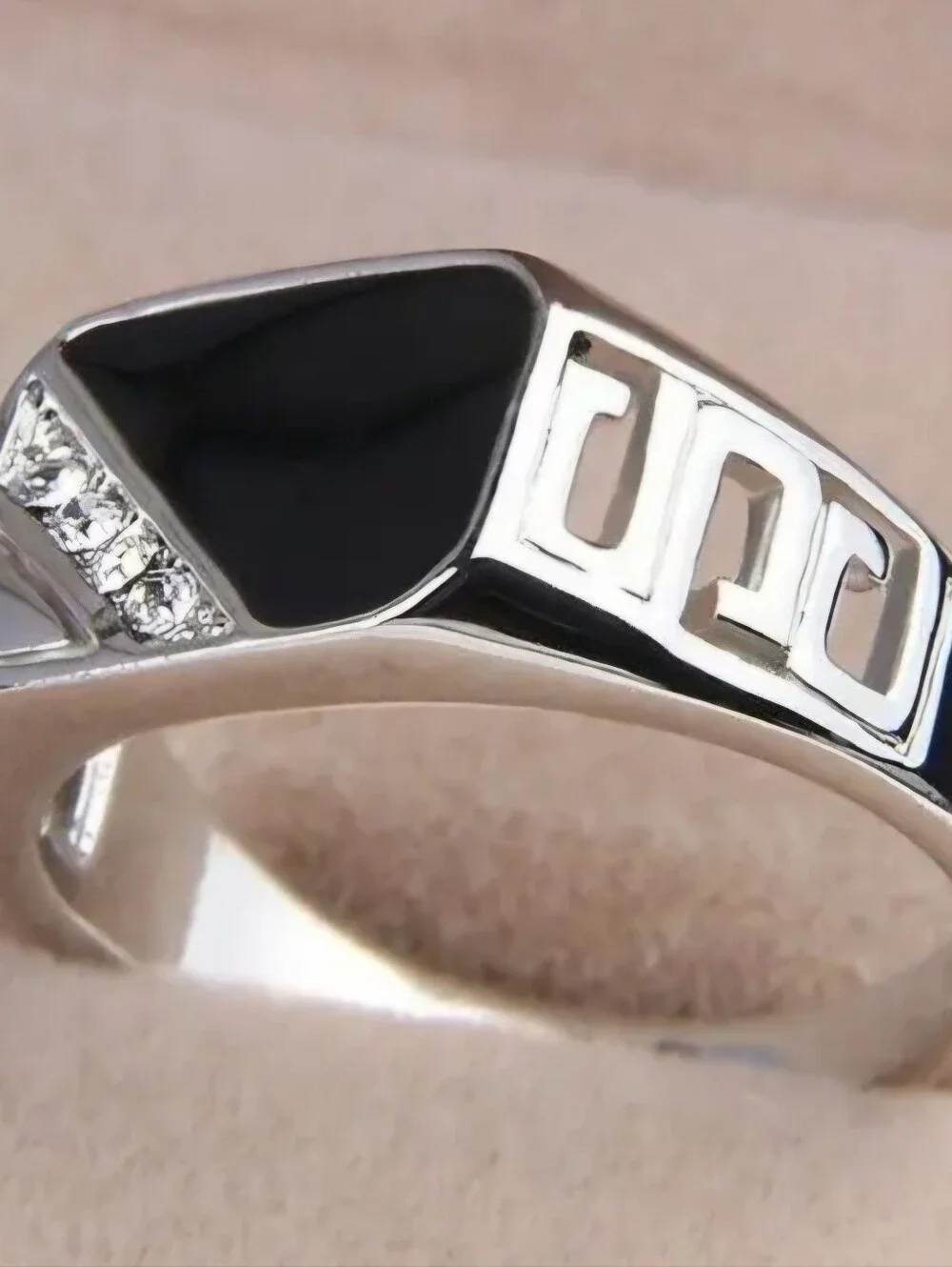 BLACK OBSIDIAN CABECHON MENS NEW SIZE 8 BEZEL SET QUALITY TITANIUM SILVER RING